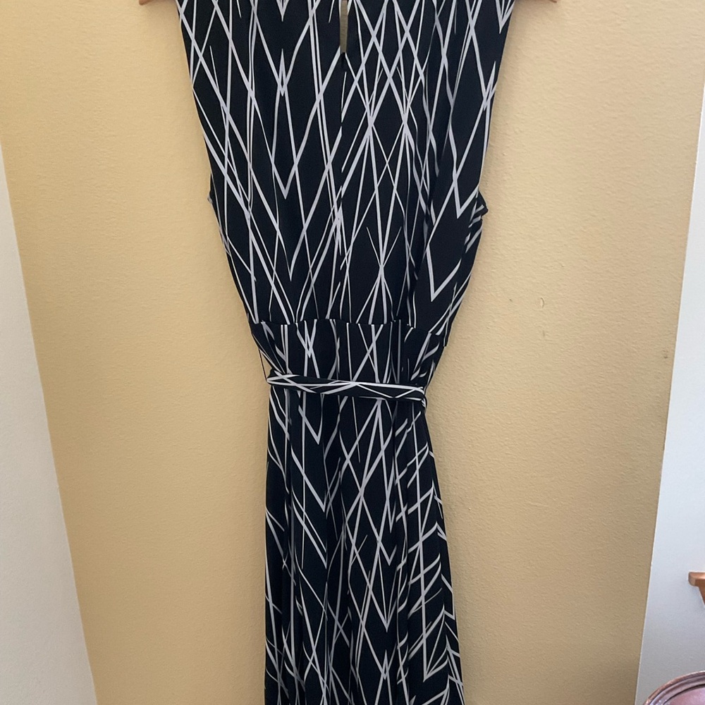 Jessica Howard Black and White Belted Dress